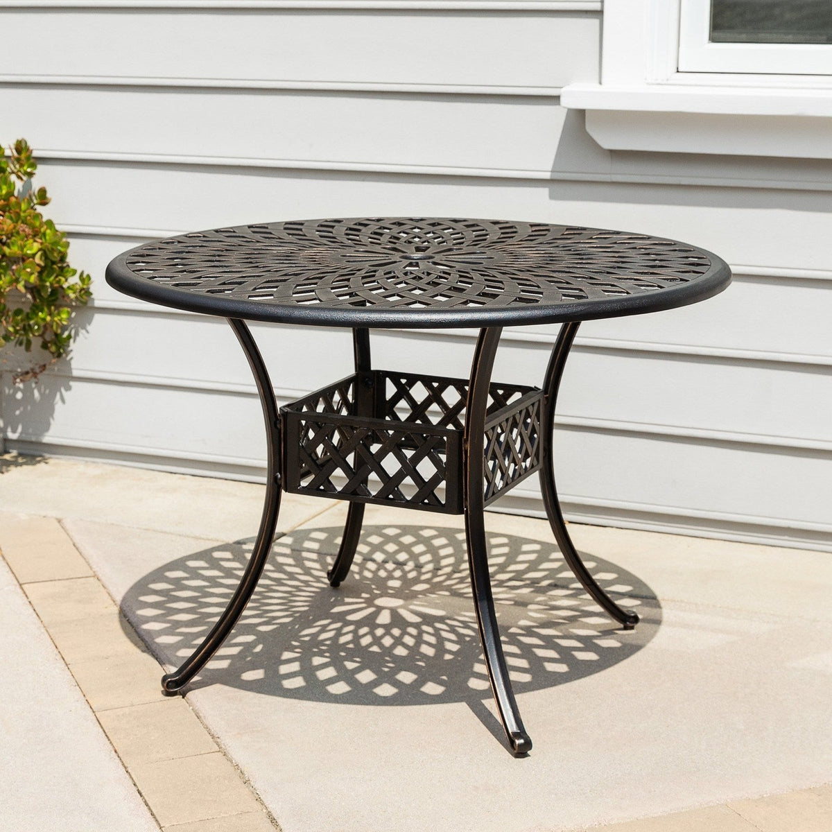 Kinger Home Aiden 41" Round Outdoor Dining Table for Patio