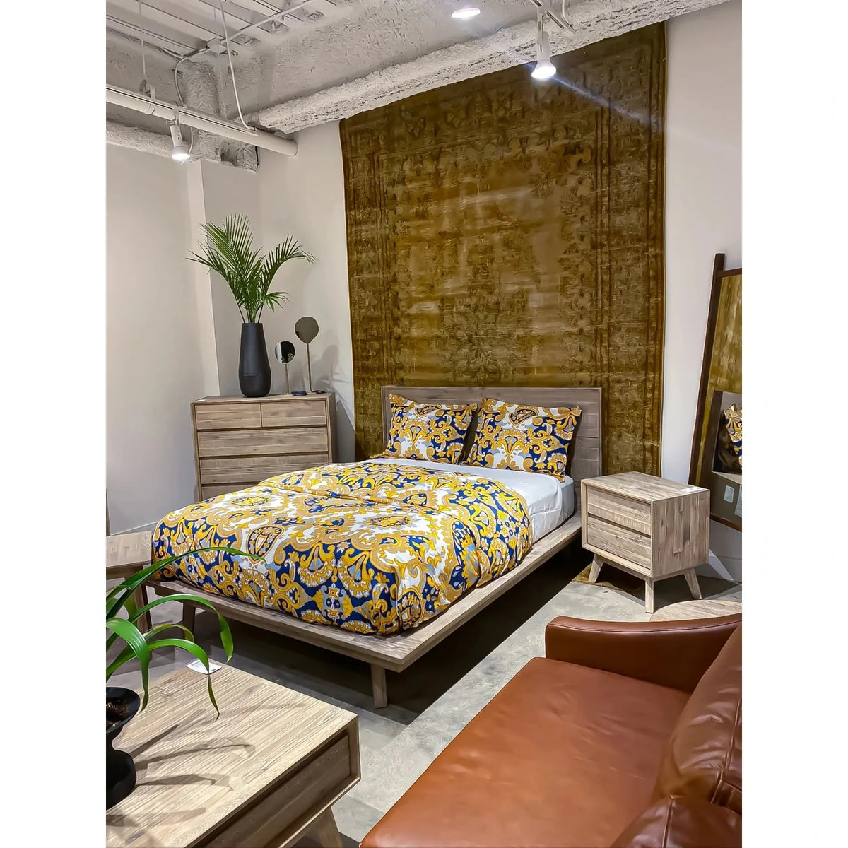 LH Imports Gia Queen Bed GIA001QB