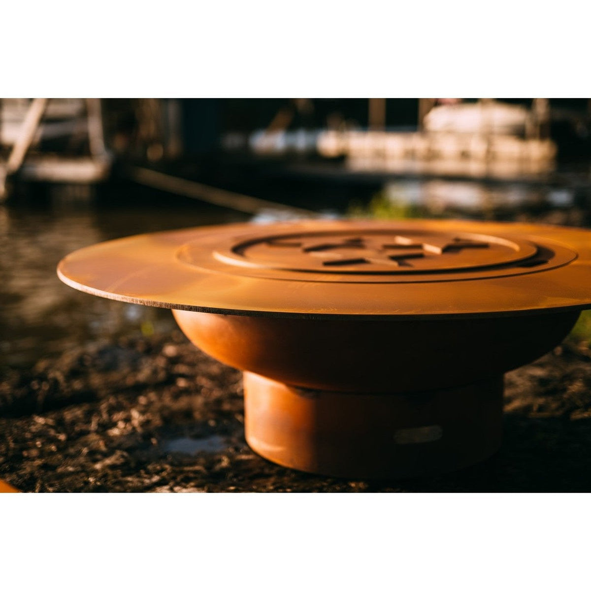 Fire Pit Art Saturn with Lid