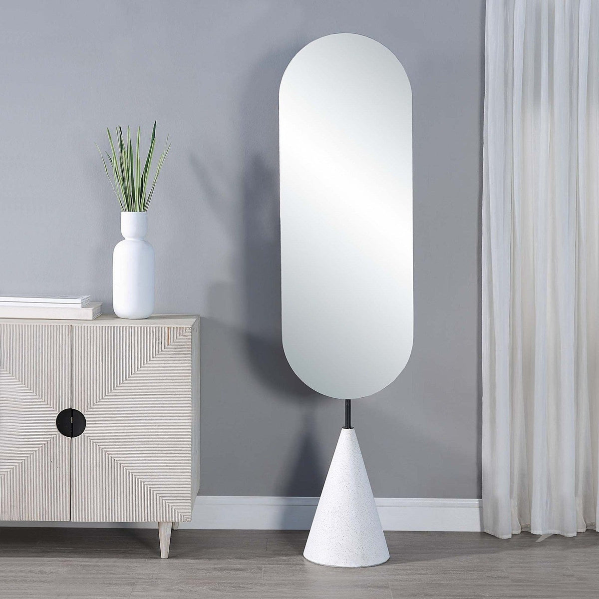RenWil Vawn Oval Mirror NDD23M010